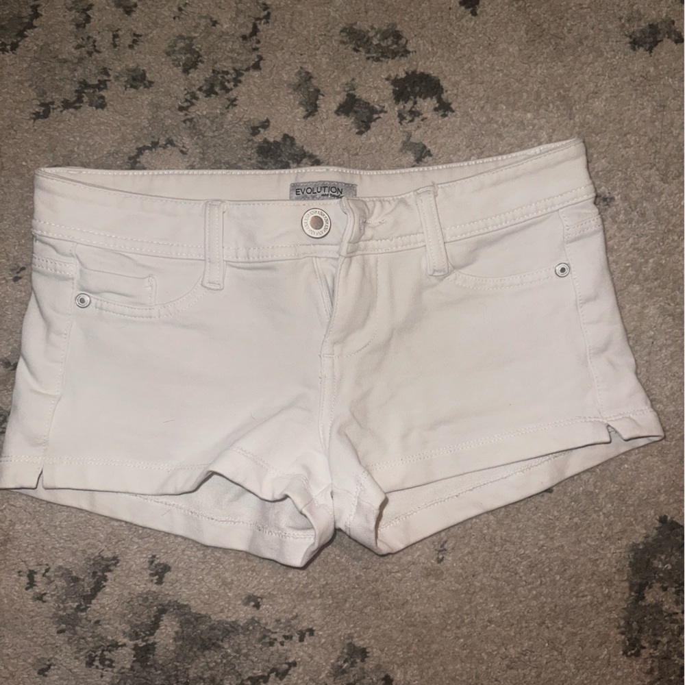 Stretchy white shorts